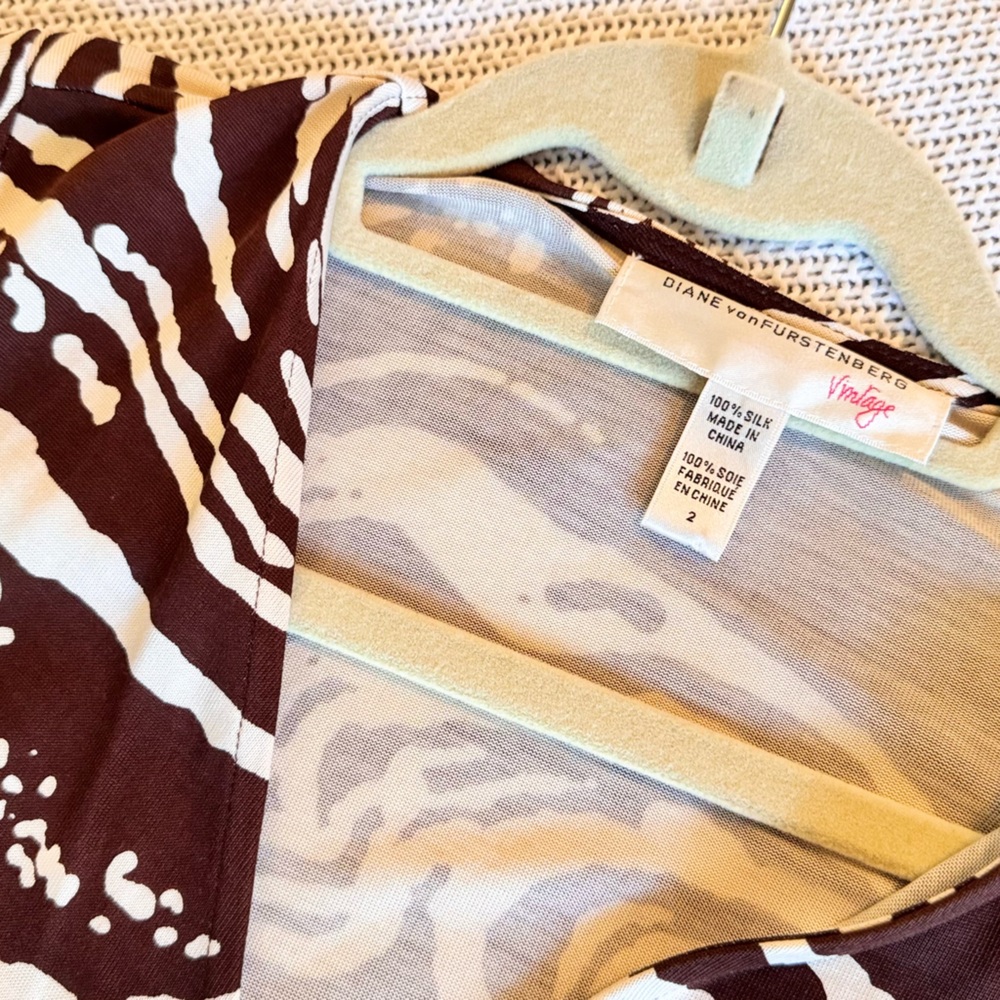 DVF DIANE VON FURSTENBURG 100% Silk Brown & Cream Wrap Midi Dress - Picture 10 of 12